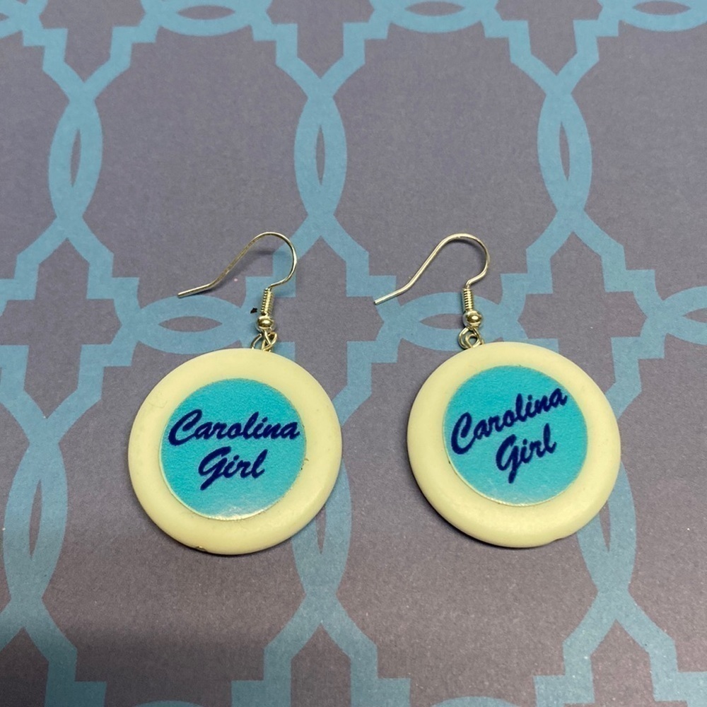 Carolina Girl Dangle Earrings (AS)